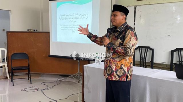 Ust. Andri Mulyadi : Akhlaq Haji - Menggapai Haji Mabrur pada pertemuan ke-6 Bimbingan Mansik Haji