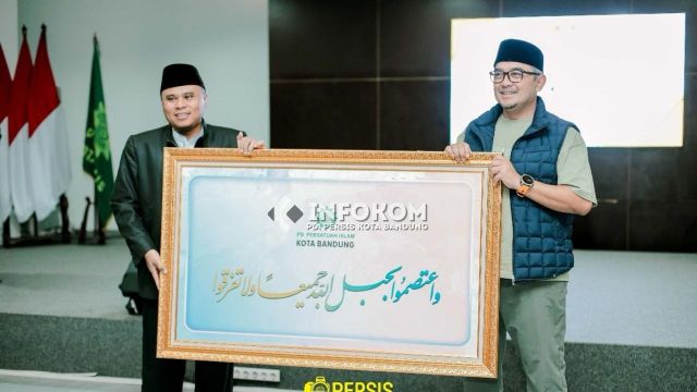 Wali Kota Bandung Hadiri Pembukaan Musyawarah Kerja Daerah - 3 PD Persis dan PD Persistri Kota Bandung : Bersama-sama Memperkuat Gerak Langkah Jihad untuk Mewujudkan Visi Misi Jamm'iyyah Persis